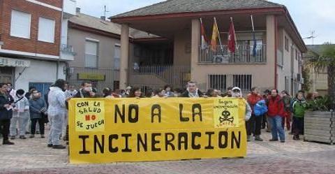 Toral de los Vados: Manifestación contra la coincineración de residuos en Cosmos (12/1/09).